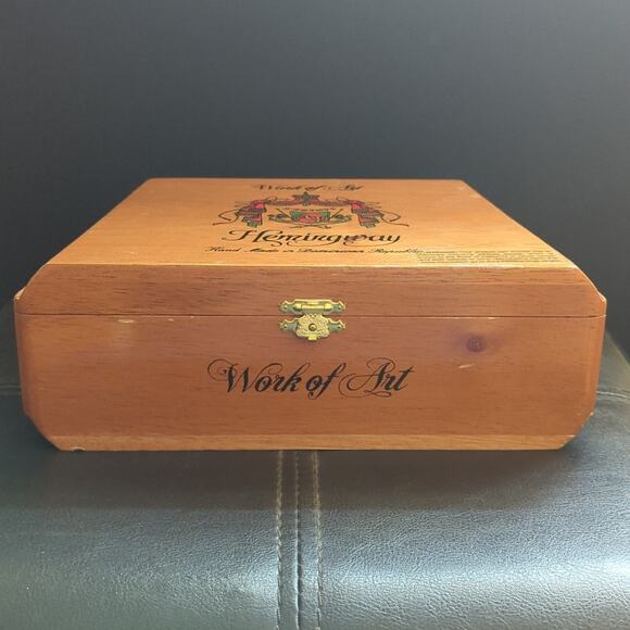 Arturo Fuente Hemingway Work of Art Wooden Collectible Empty Cigar Box - Picture 2 of 5